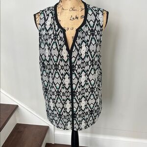 Pure Energy Black and White Geometric Sleeveless Blouse